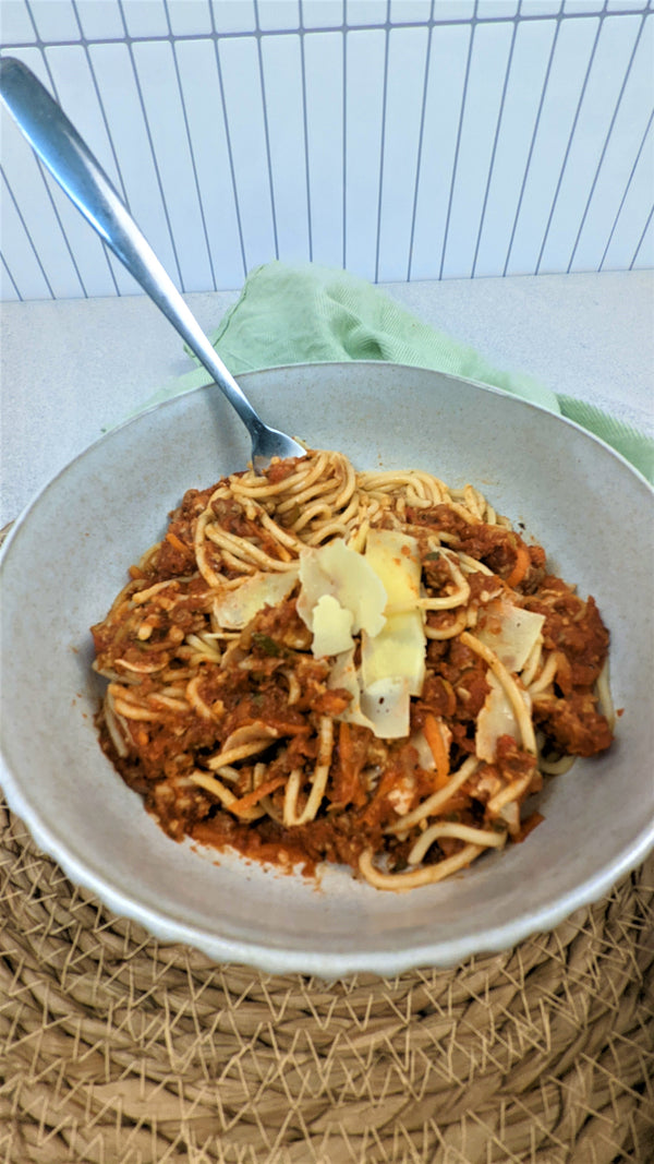 Pasta Bolognese everyones favourite Italian beef dish, slowed cooked sauce with spaghetti.
